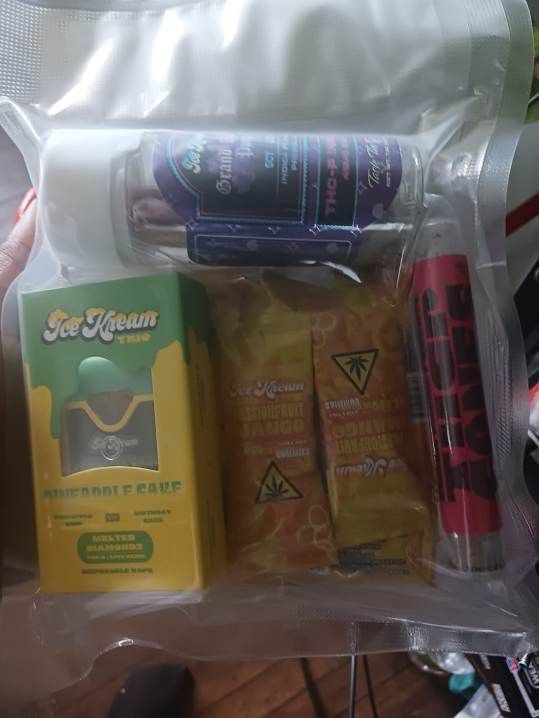 Customer photo review of Passionfruit Mango Single 2000mg Gummy