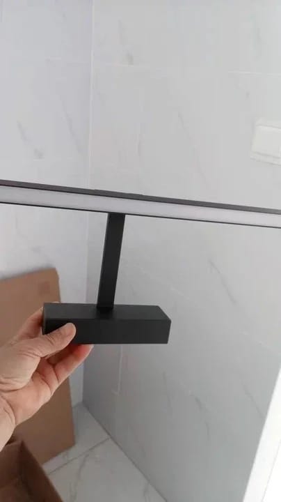Customer photo review of Linear Picture & Mirror Light