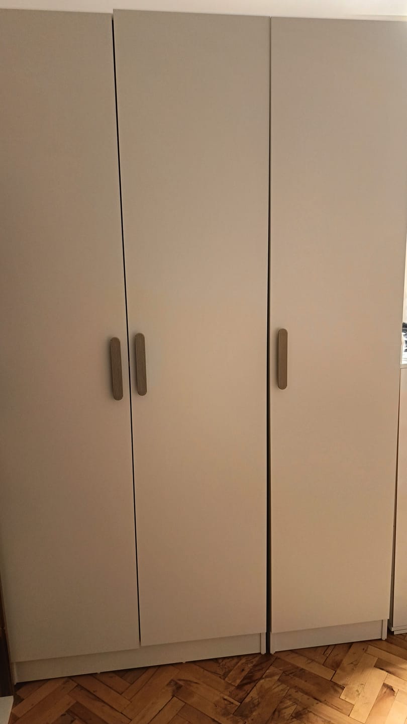 Customer photo review of Rani BA164 Modüler Gardırop 3 Kapaklı Raflı Askılı Elbise Dolabı Beyaz