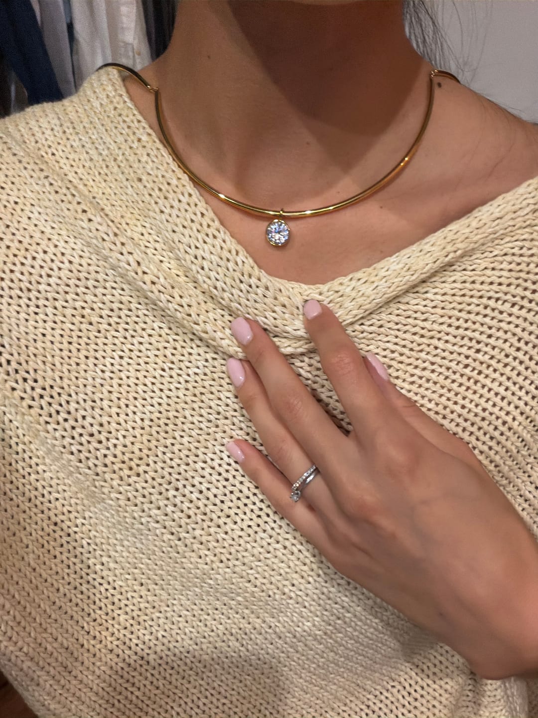 Customer photo review of Choker Rigido Dije Zirconia Redonda