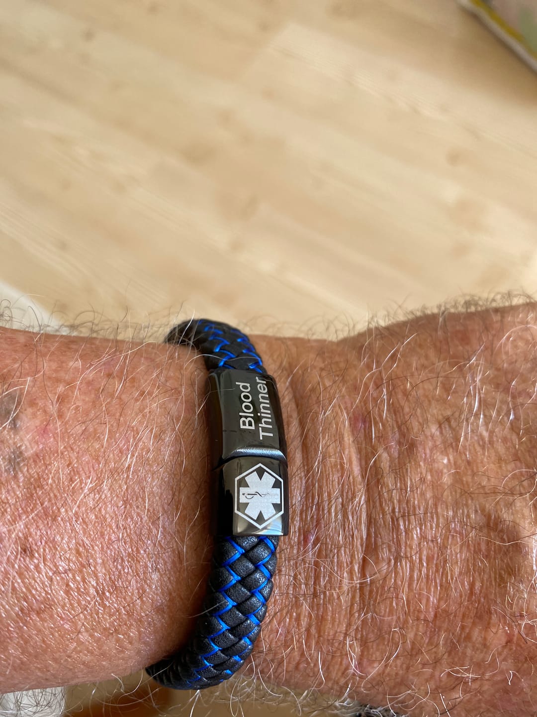 Customer photo review of Medizinisches Notfallarmband