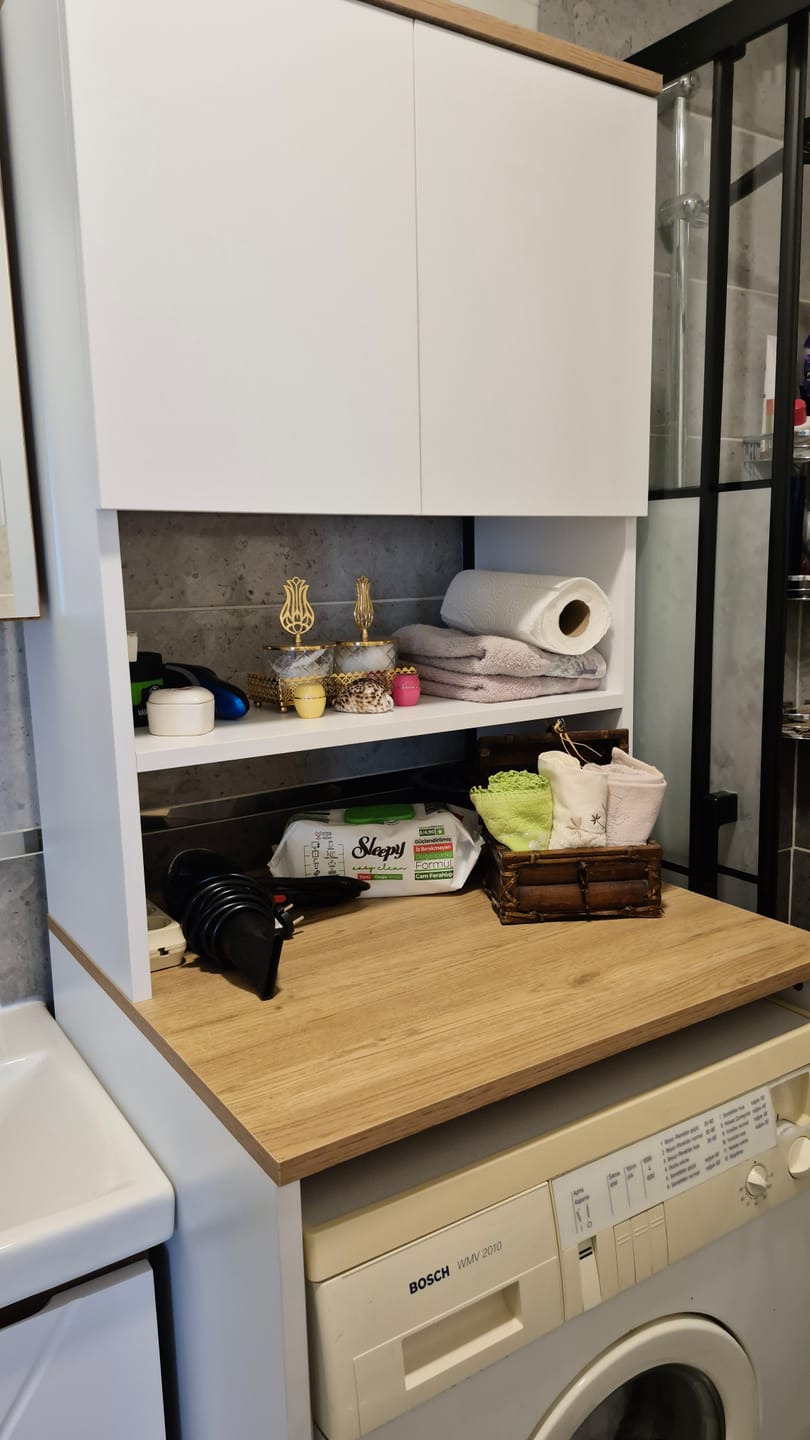 Customer photo review of Rani KD118 Çamaşır Makinesi Dolabı 3 Raflı Kapaklı Banyo Dolabı Beyaz - Sepet Ceviz