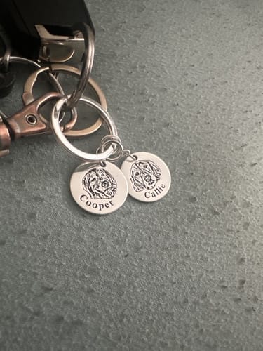 Customer photo review of Custom Pet Face Keychain