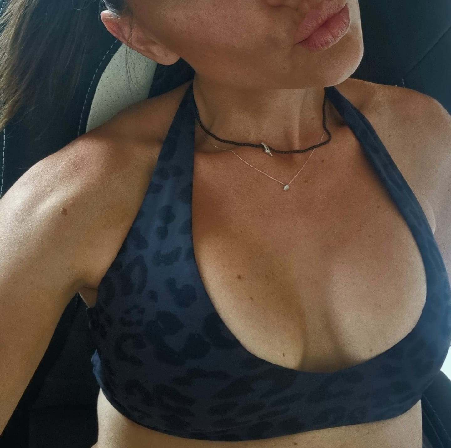 Customer photo review of MOTION SEAMLESS LEO LEGGINGS V2