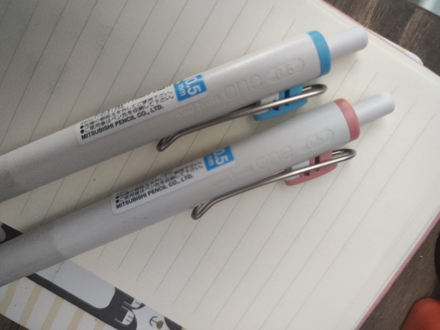 Customer photo review of Uni-ball One - Bolígrafo Tinta Gel de Colores 0,5 mm