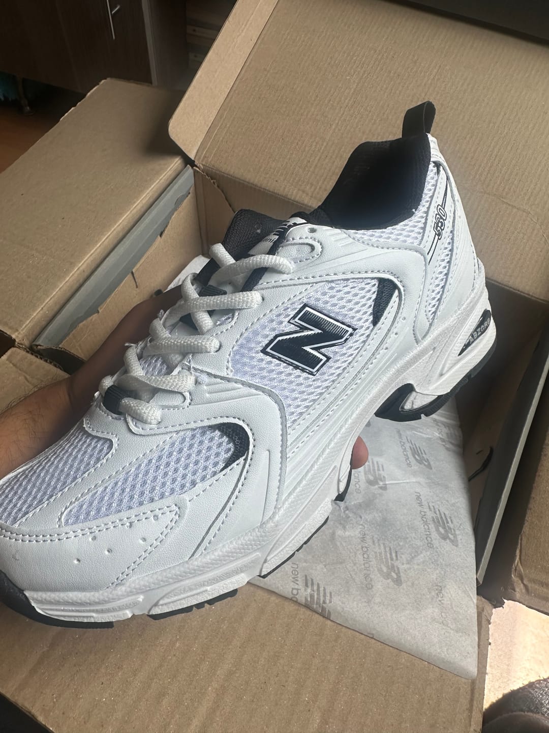 Customer photo review of Tenis New Balance 530 Blanco Negro 1.1 Premium