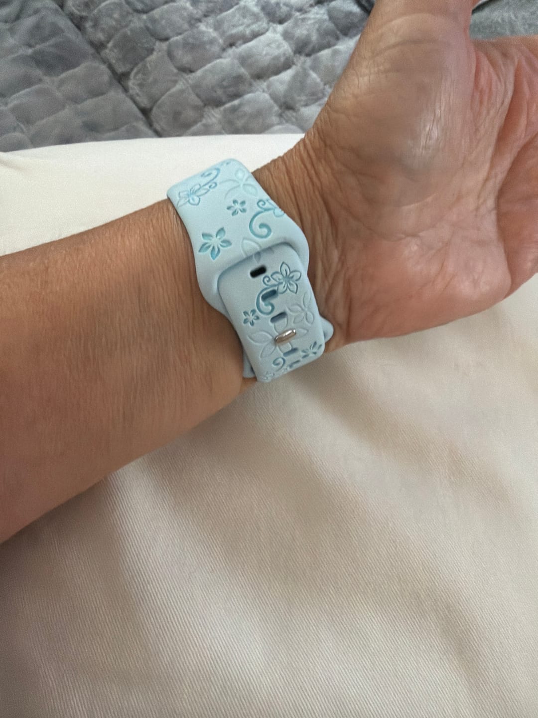 Customer photo review of arktisband Apple Watch Silikonarmband "Bloom"