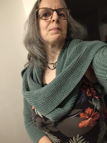 Customer photo review of Sleek - Aurora green