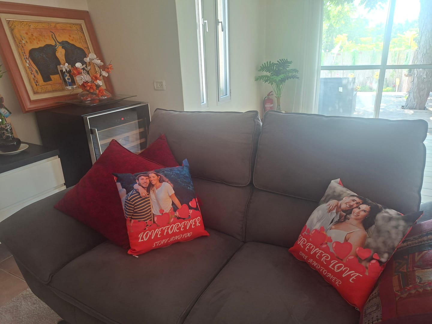 Customer photo review of כרית בעיצוב אישי - Forever Young