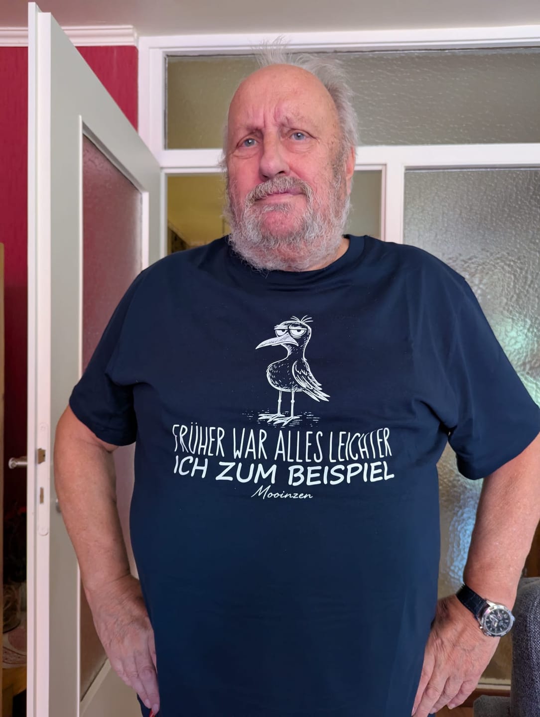 Customer photo review of Früher War Alles Leichter · Unisex Premium Bio T-Shirt