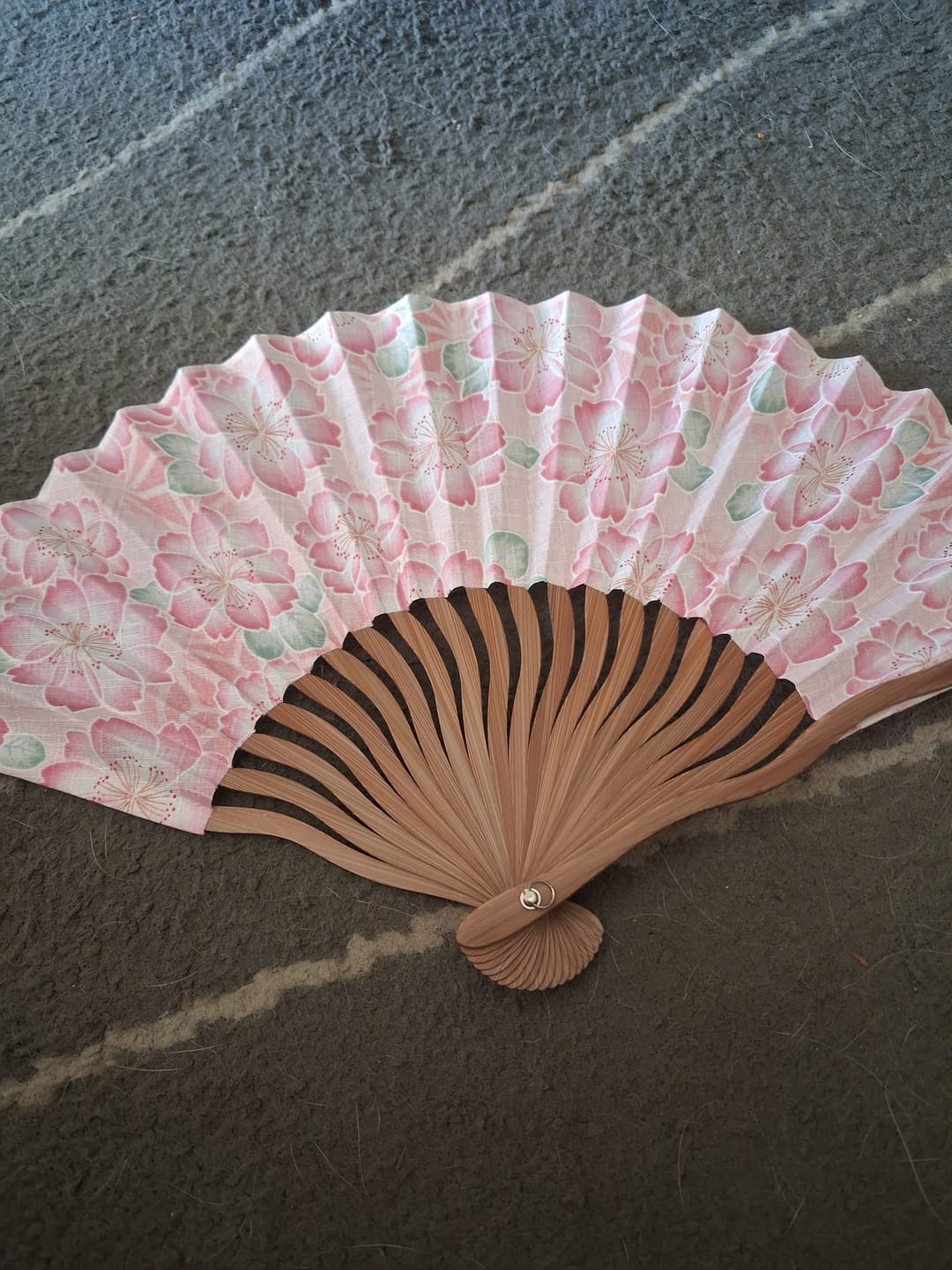 Customer photo review of Éventail Japonais Wavy Sakura