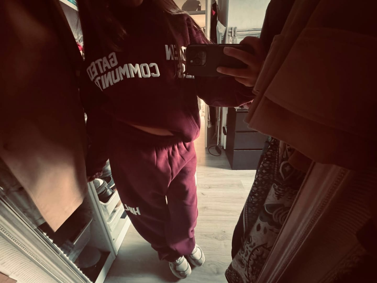 Customer photo review of GATED COMMUNITY HOODIE DARK PLUM