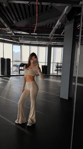 Customer photo review of Women’s Top & Flare Pants Set – Linea Duo Flare