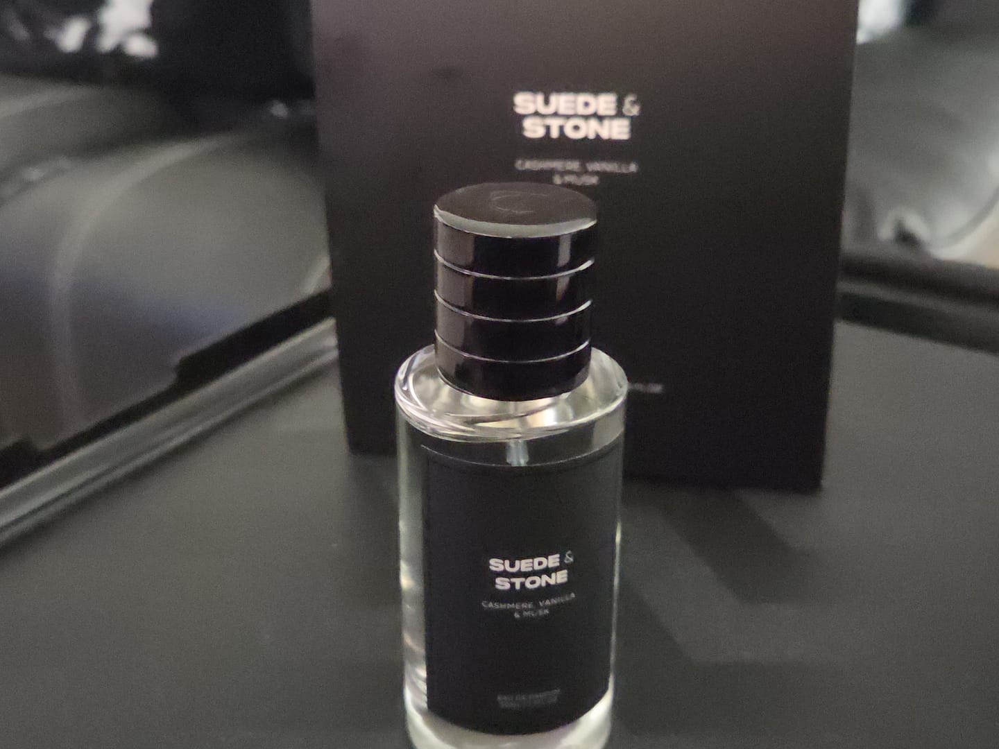 Customer photo review of Suede & Stone | Eau de Parfum