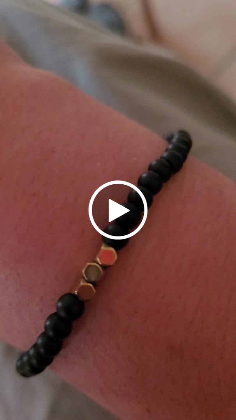 Customer video review of Obsidian Armband