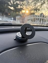 Customer photo review of Kareeq MagDrive™ 360 — Magnetic Car Phone Mount