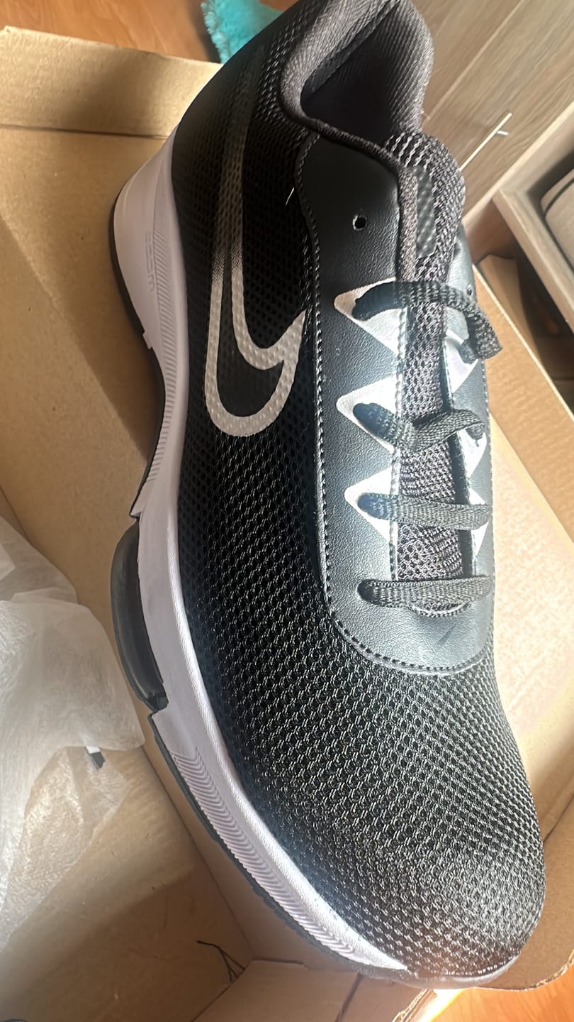 Customer photo review of Tenis 025 Negro Plata Negro