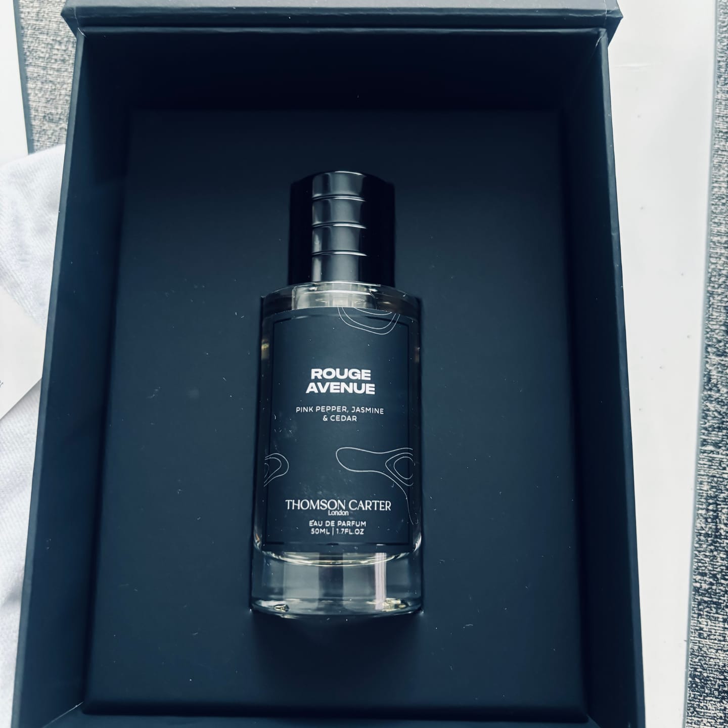 Customer photo review of Rouge Avenue | Eau de Parfum