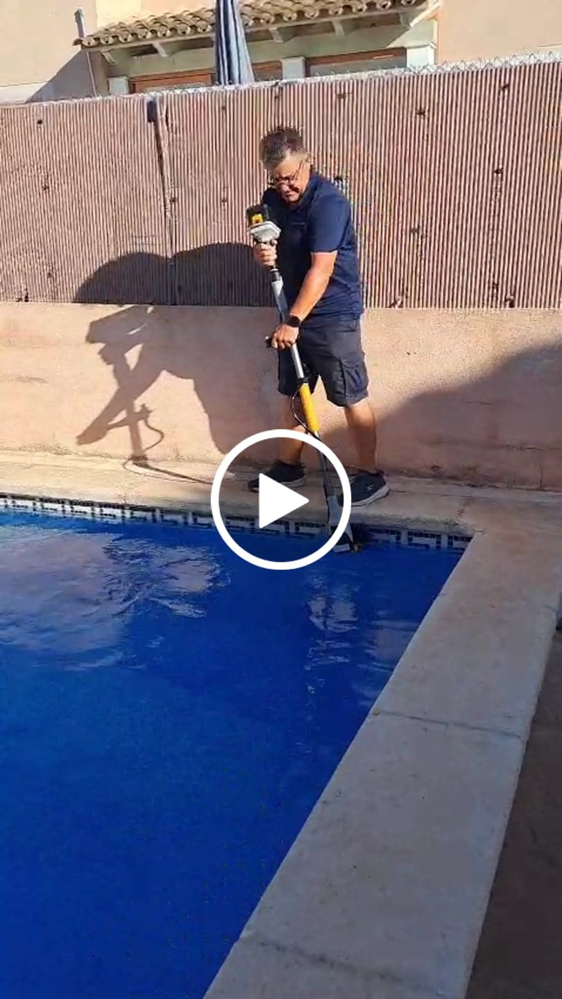 Customer video review of 18V Twin Brush Cordless Brushless Power Scrubber