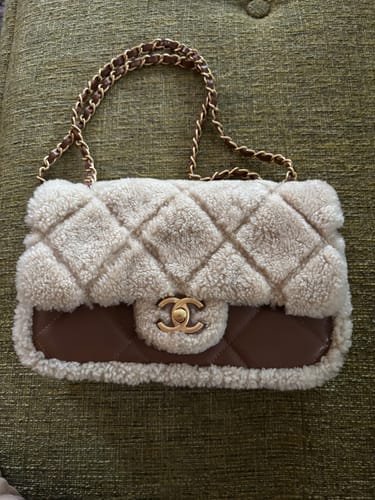 Customer photo review of MEDIUM FLAP BAG 23 IN BEIGE WOOL AND GINGER ORANGE CALFSKIN GOLD HARDWARE