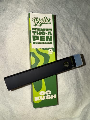Customer's Rollz OG Kush THC-A vape pen and its green product packaging box.