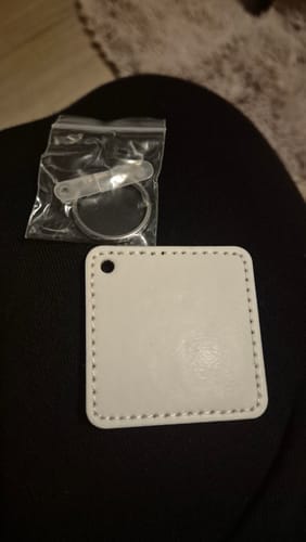 Customer photo review of PU Leren Sleutelhanger Vierkant voor Sublimatie – Wit/Zwart met Verchroomd Metaal