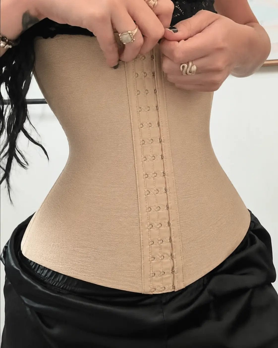 Customer photo review of High Compression Curved Boned Waist Trainer