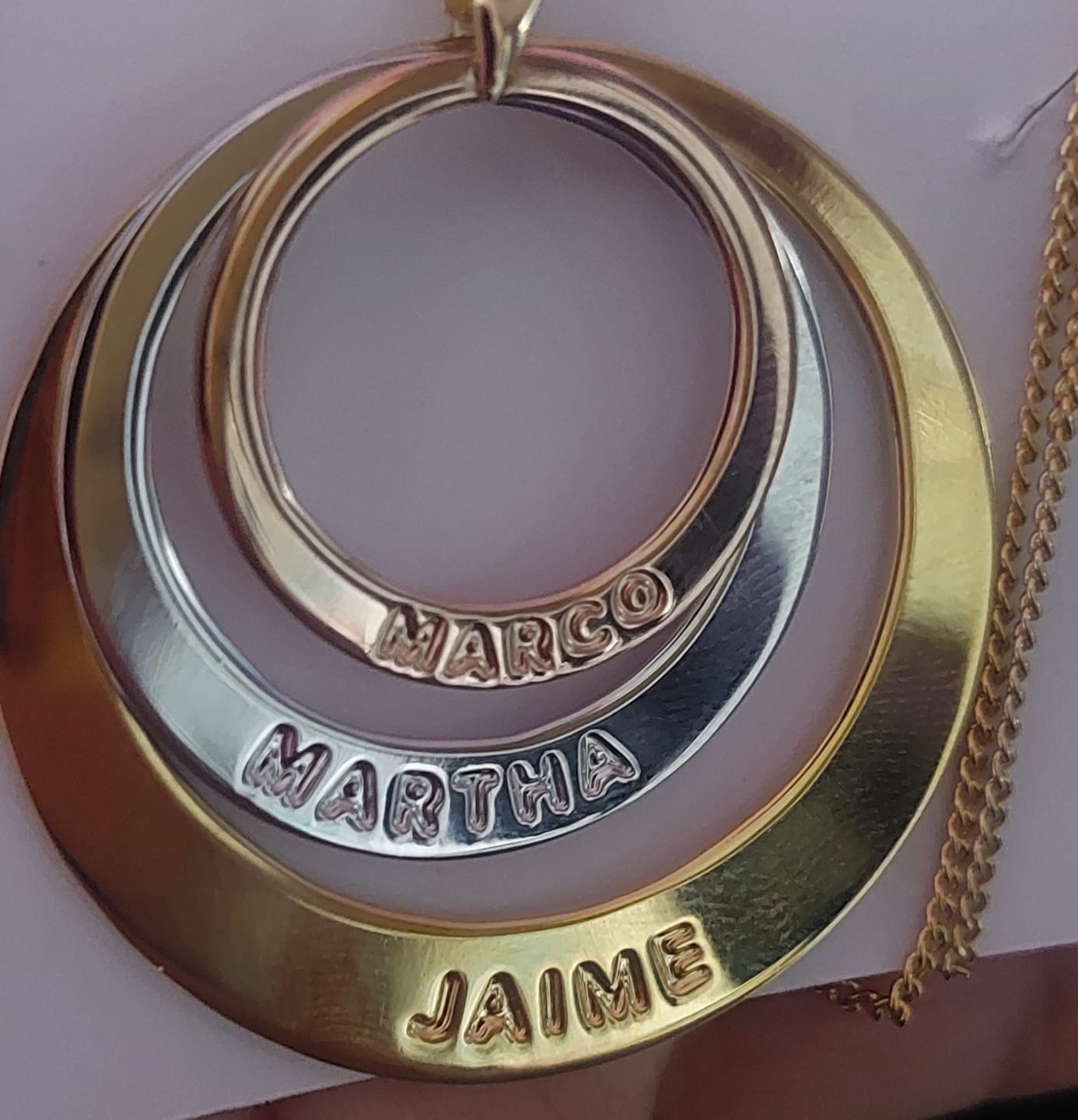 Customer photo review of Collar Rueda Creciente Personalizado Tricolor