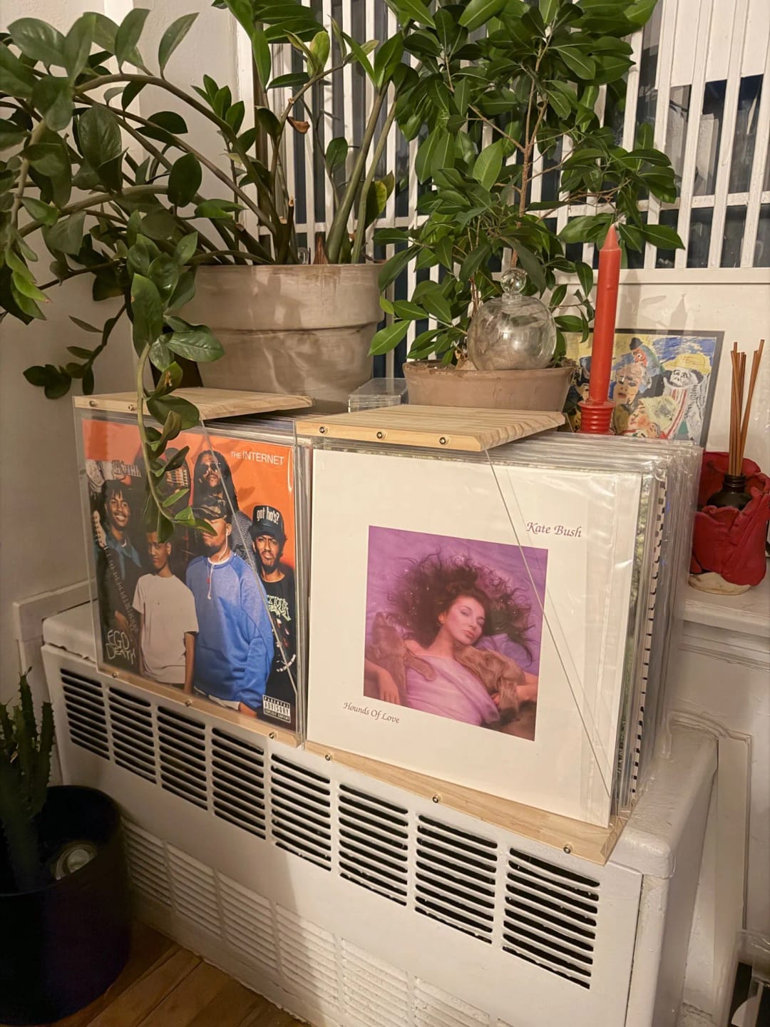 Customer photo review of Wooden Record Rack Vinyl Display Stand Desktop Ornament Transparent Album Holder Home Office Decor