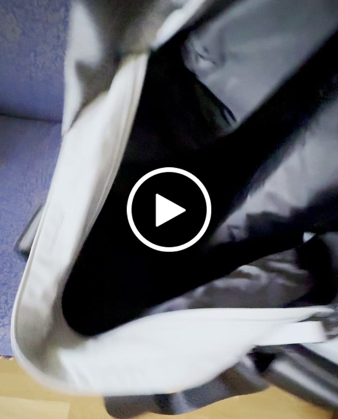 Customer video review of Rains Dash Messenger Tote, Pool
