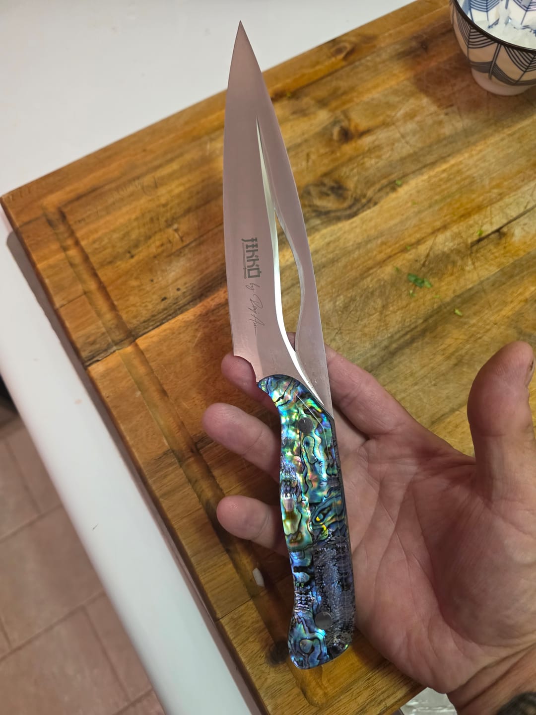 Customer photo review of The Pearl Eye Edition – Signature Knife by JIKKO®