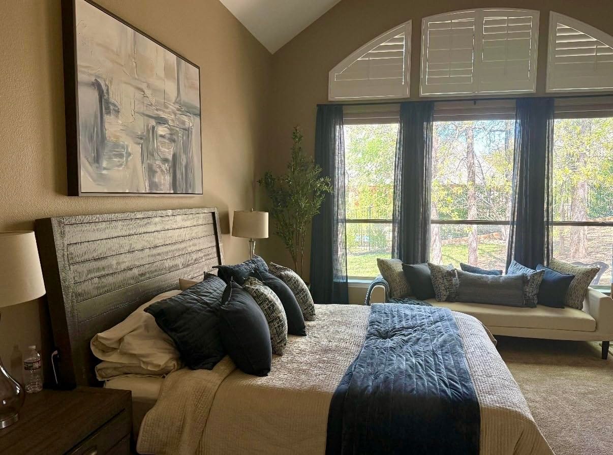 Customer photo review of Bringnox Motorized Roller Shades 100% Blackout Linen