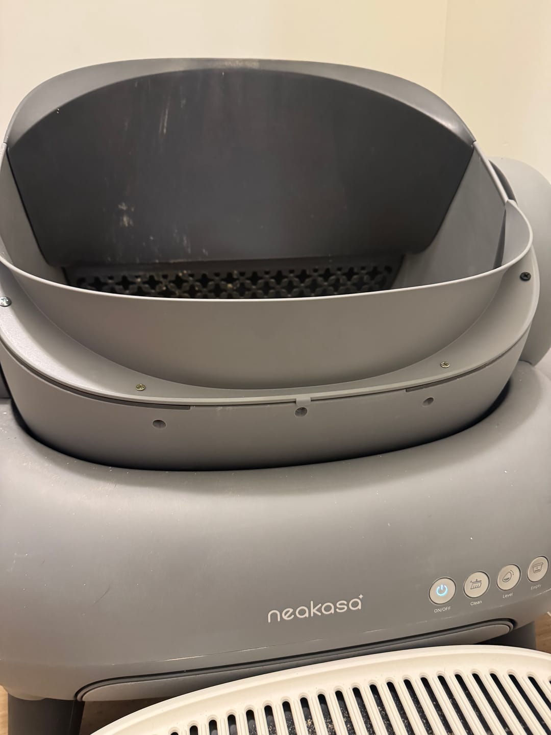 Customer photo review of Neakasa M1 Anti-Scatter Litter Fence & High Pee Guard