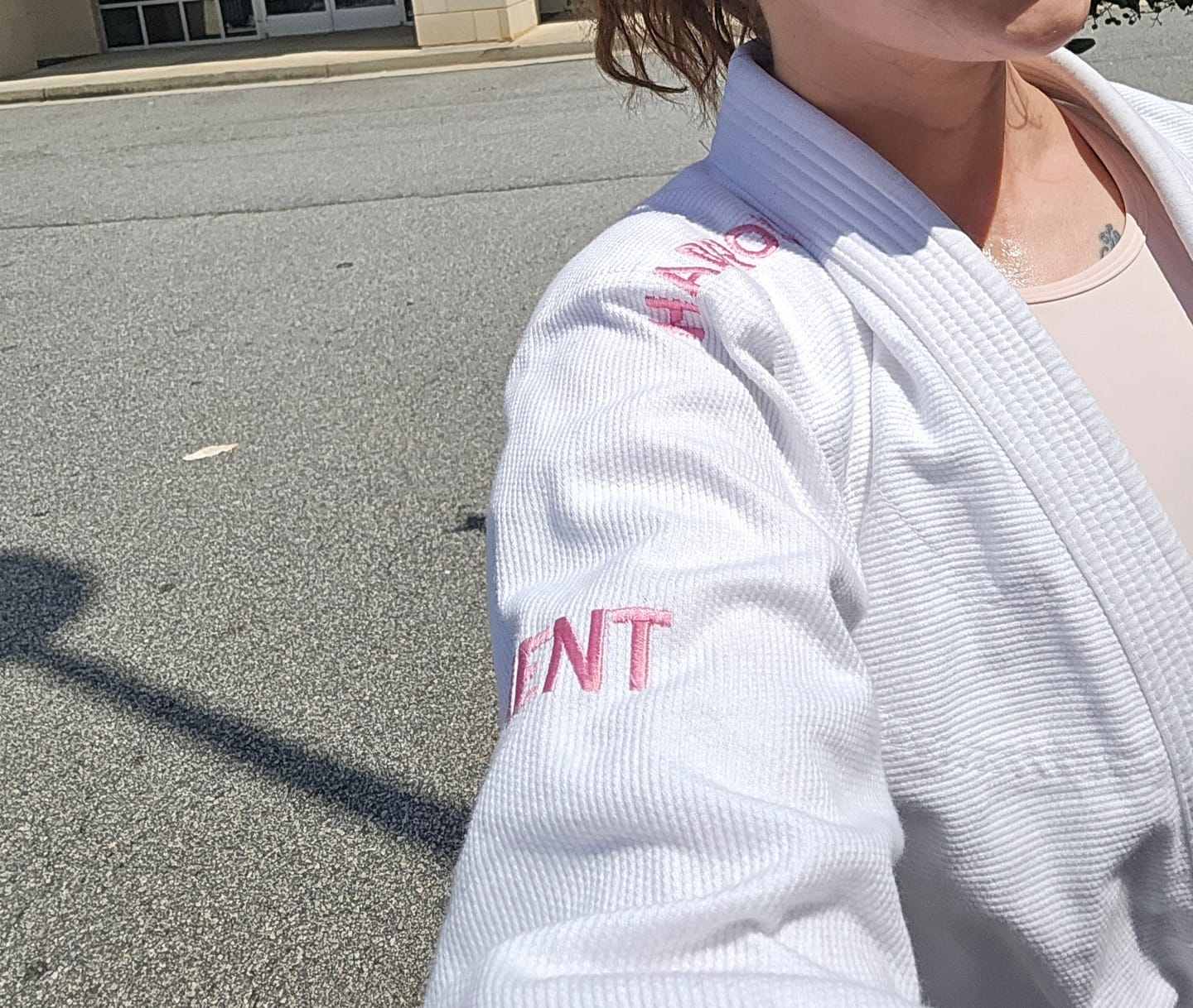 Customer photo review of Element 2.0 | Premium Ultra Light Weight BJJ GI Women | - F4 / WHITE W/TURKISH ROSE - F4 / WHITE W/TURKISH ROSE