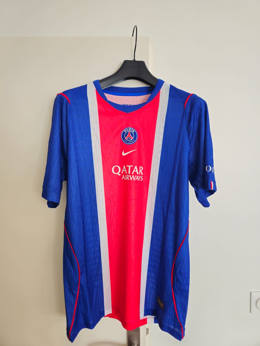 Customer photo review of KKGool -  Maillot PSG Paris-Saint-Germain LDC 2026 2 ÉTOILE