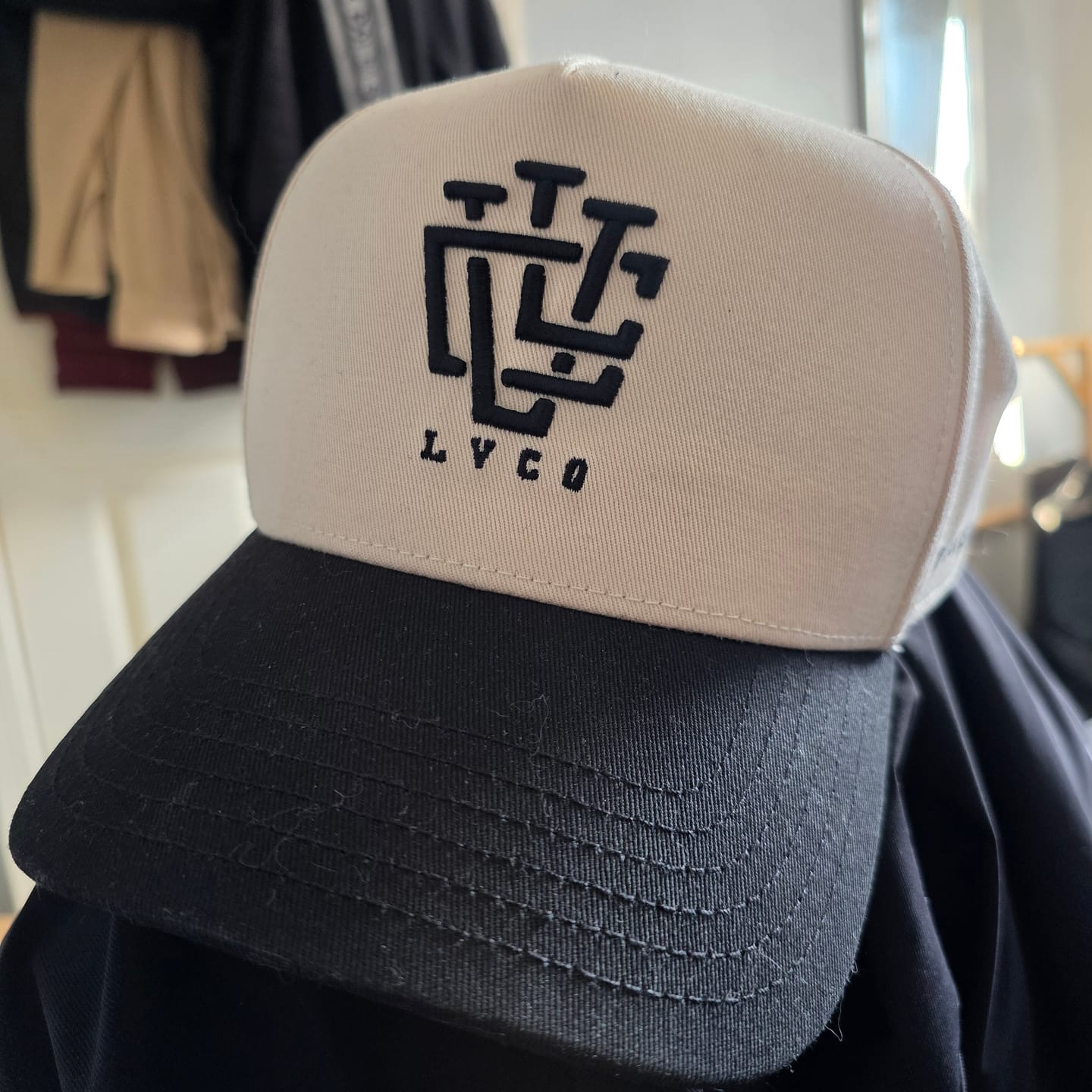 Customer photo review of DEEP FIT LVCO "Classic Oat" A-Frame Snapback