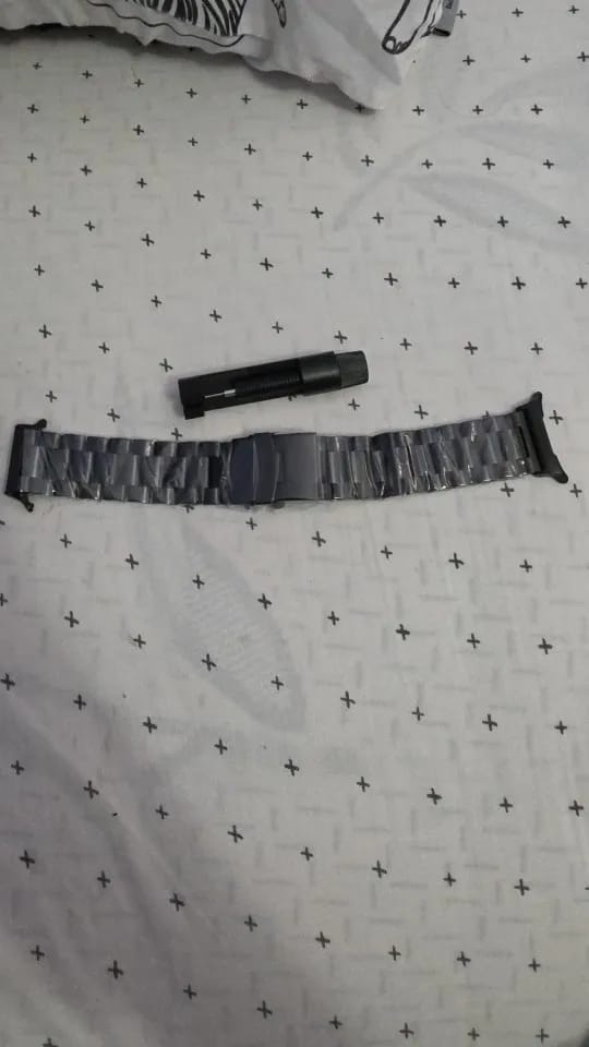 Customer photo review of Samsung Galaxy Stainless Steel Link Watch Band - 3/4/5/6/7/FE/8/9/Ultra/Ultra2
