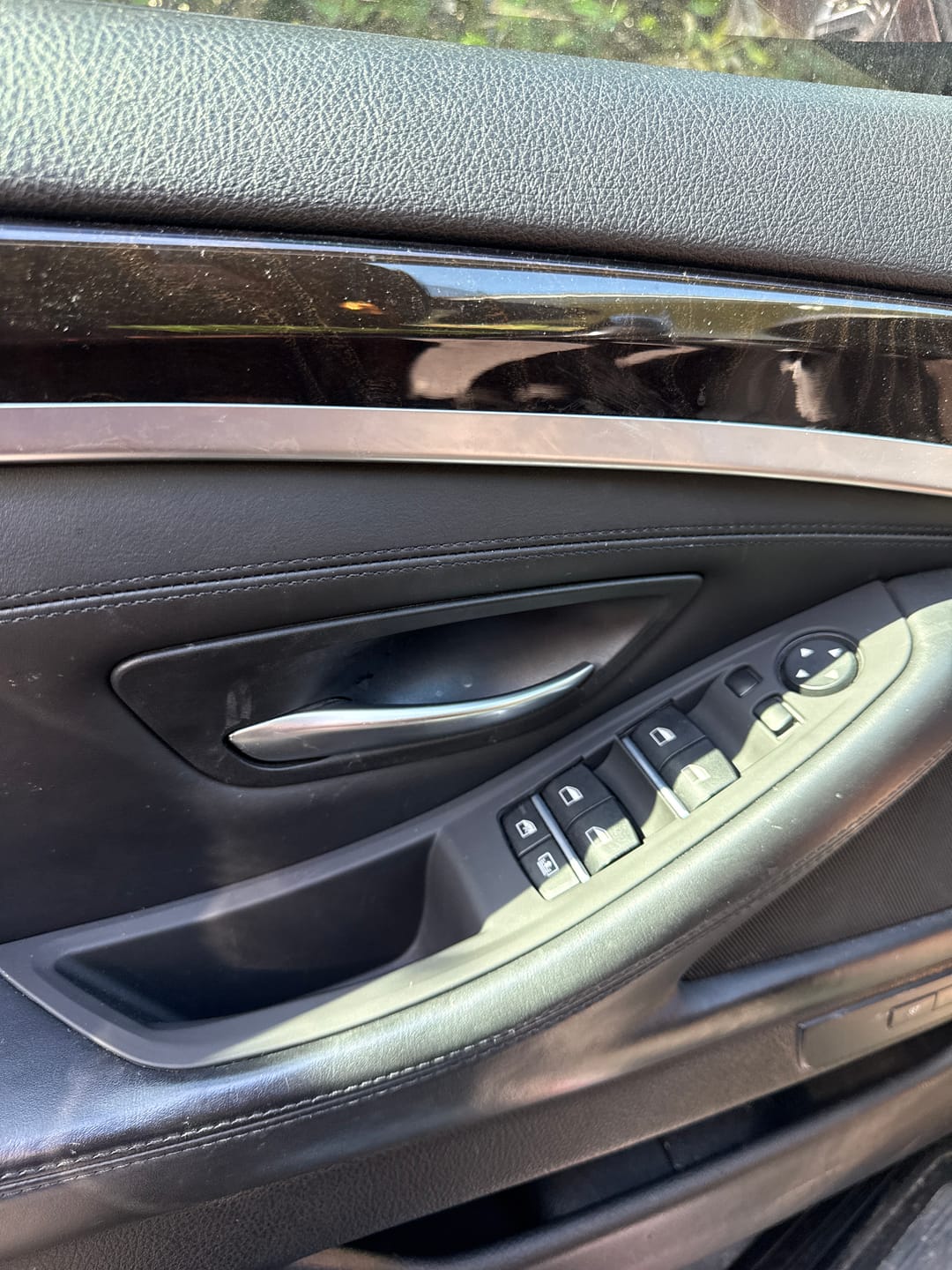Customer photo review of For BMW 5 Series F10/F11 Inner Door Handle Cover Set – No-Disassembly Fix for Sticky/Melting Handles (2011–2017)