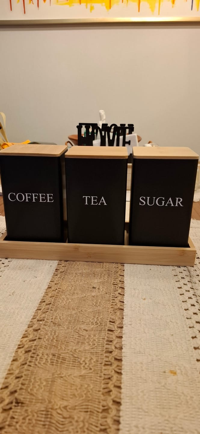 Customer photo review of Set de 3 Recipientes de Cocina Hierro con Tapa y Bandeja de Bambu para Café Té y Azúcar