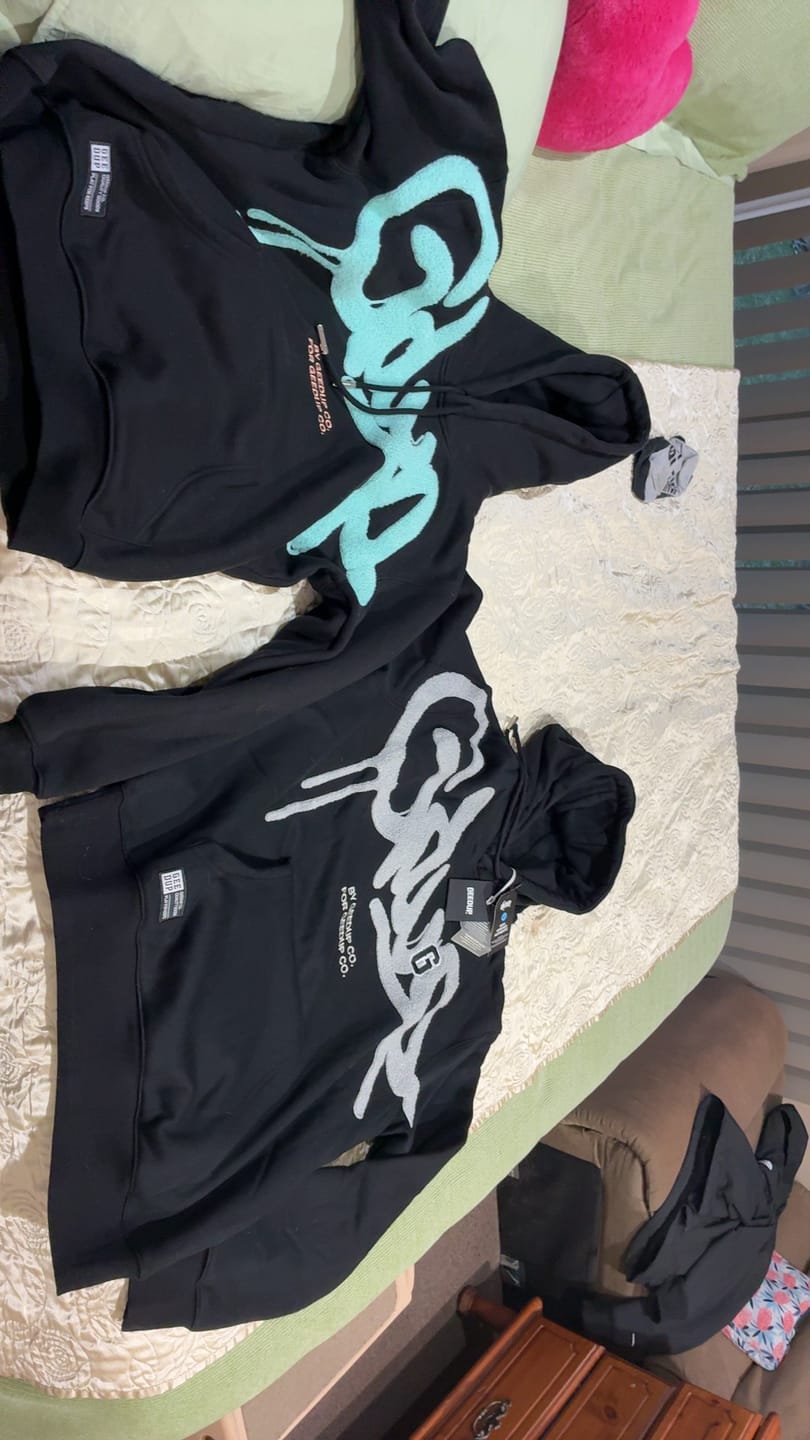 Customer photo review of Geedup Handstyle G Hoodie "Black Light Grey"