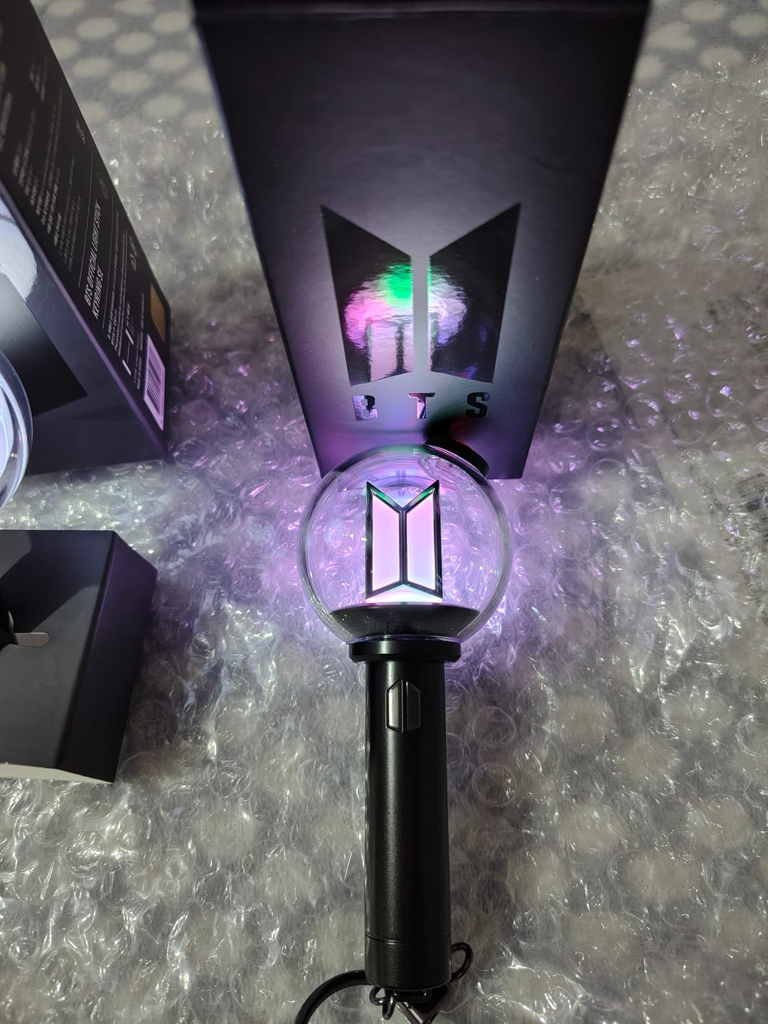 Customer photo review of BTS - OFFICIAL LIGHT STICK VER.4 KEYRING