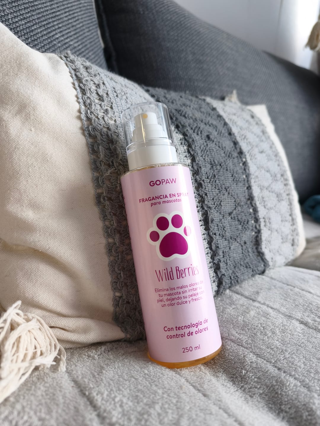 Customer photo review of Fragancia Para Mascotas Elimina Olores - Wild Berries