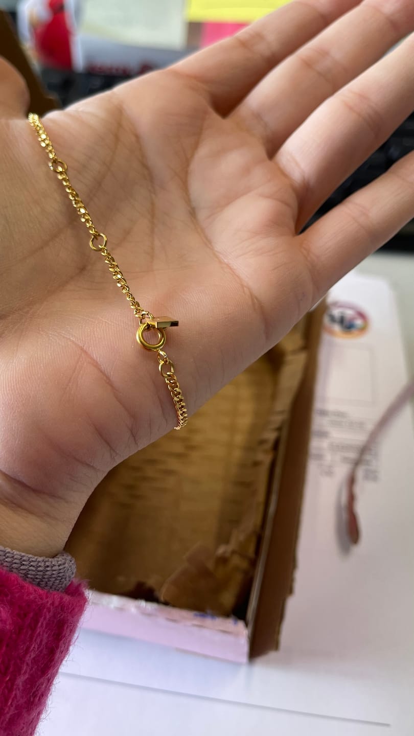 Customer photo review of Pulseira Mafalda