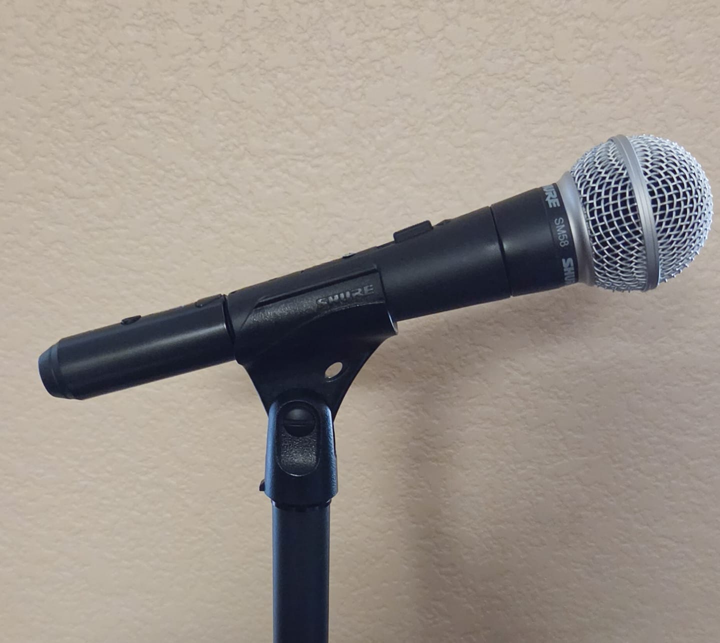 Customer photo review of Donner CV-2 Wireless Microphone Transceiver