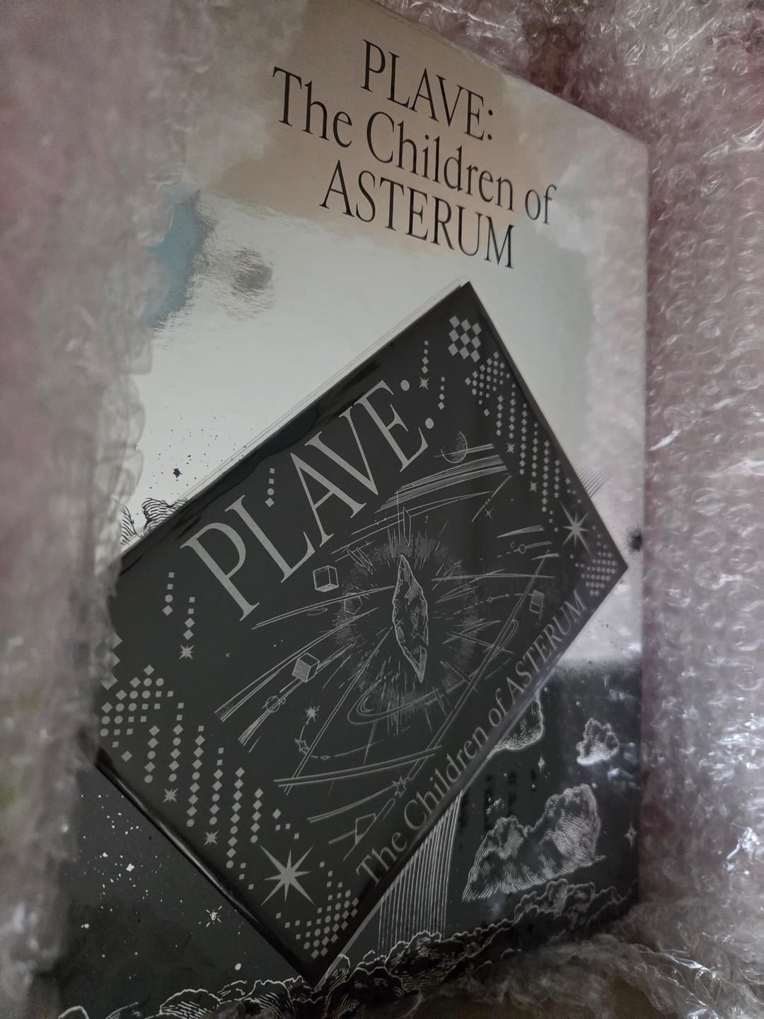 Customer photo review of PLAVE : The Children of ASTERUM