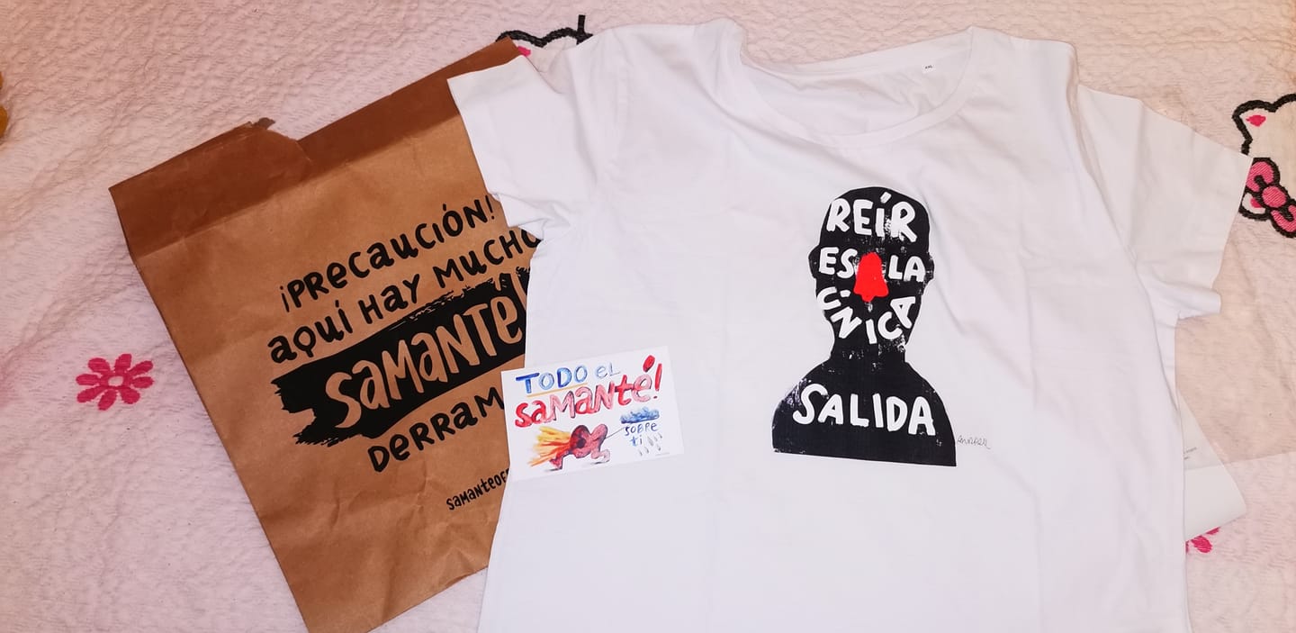 Customer photo review of Camiseta "Reír es la única salida"