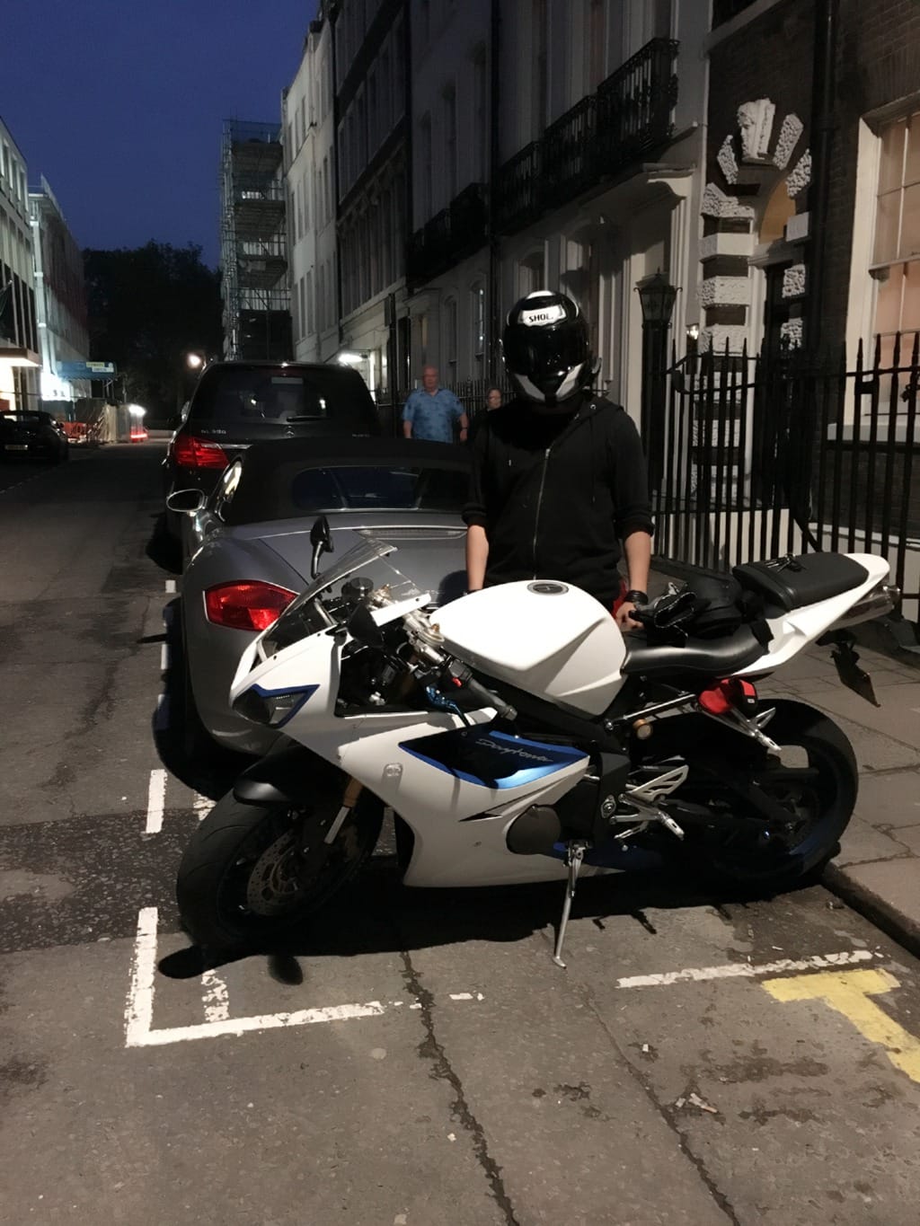Customer photo review of Triumph Daytona 675 2006 2007 2008 White and Blue Fairing Kit
