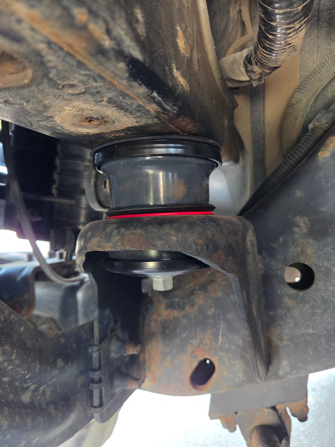 Customer photo review of 2008-2016 Powerstroke Crew Cab Silicone Body Mount Kit (81-1003)