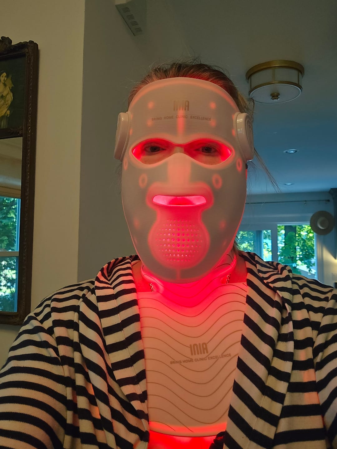 Customer photo review of INIA GLOW 4D Face & Neck Pro Kit