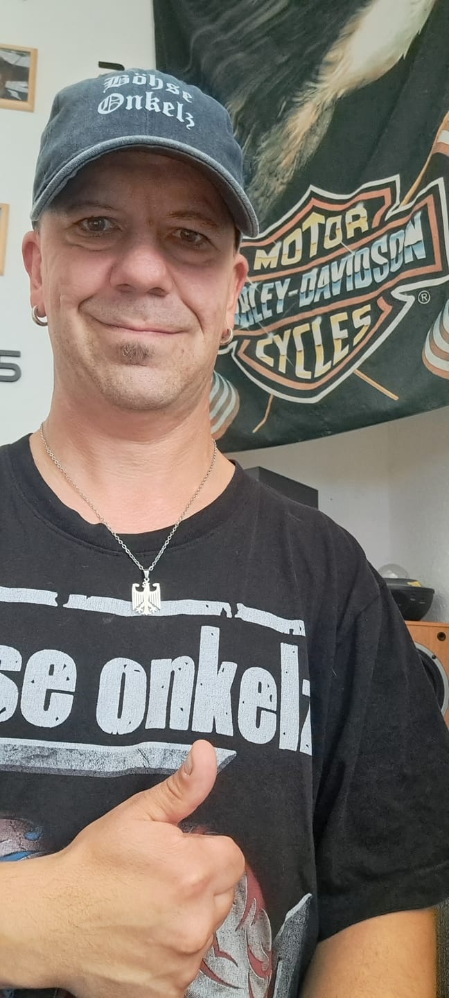 Customer photo review of Deutschland Adler Kette